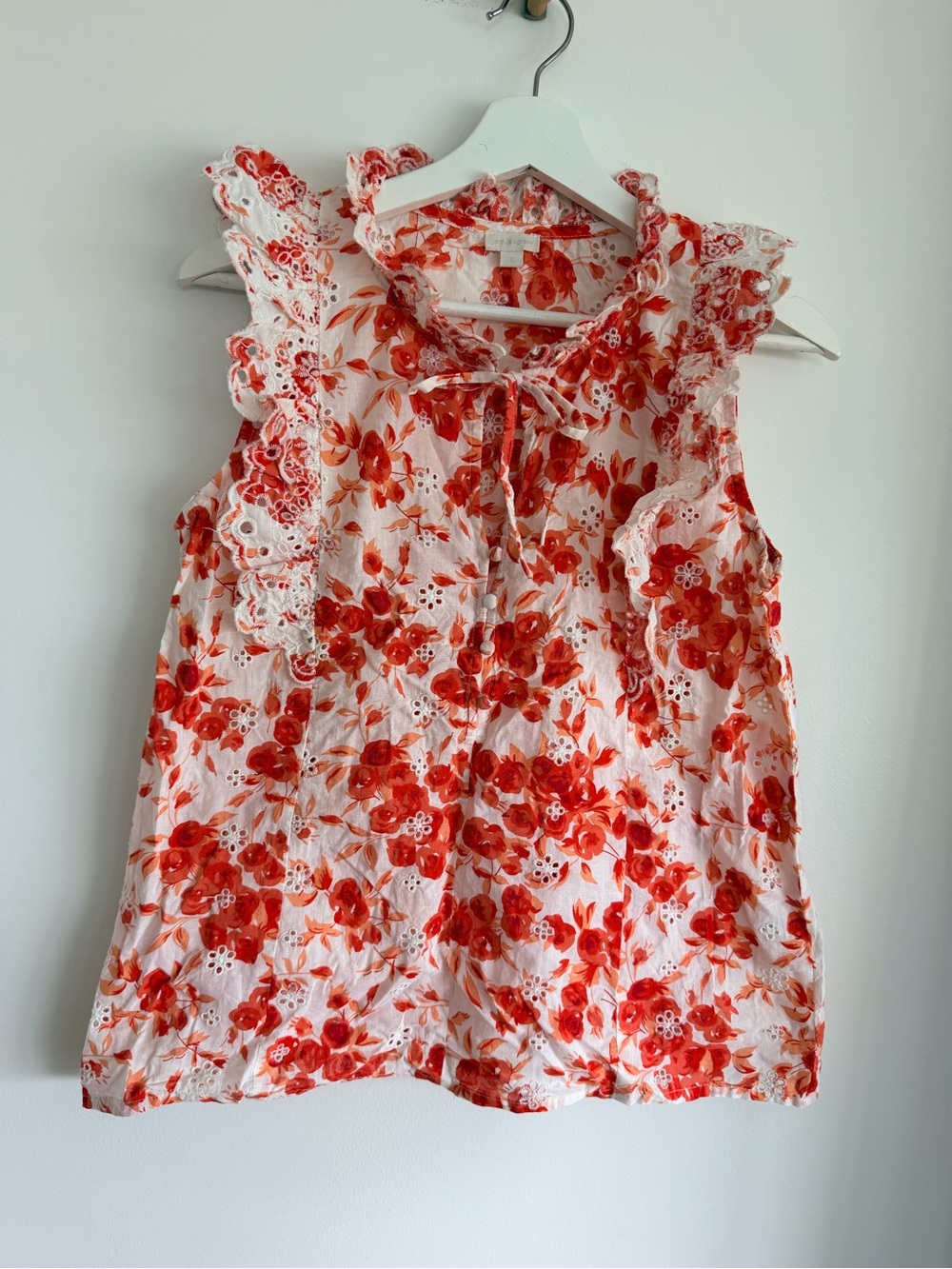 Jennifer and Grace - Sleeveless Floral Eyelet Tie-Neck Top - Red Floral